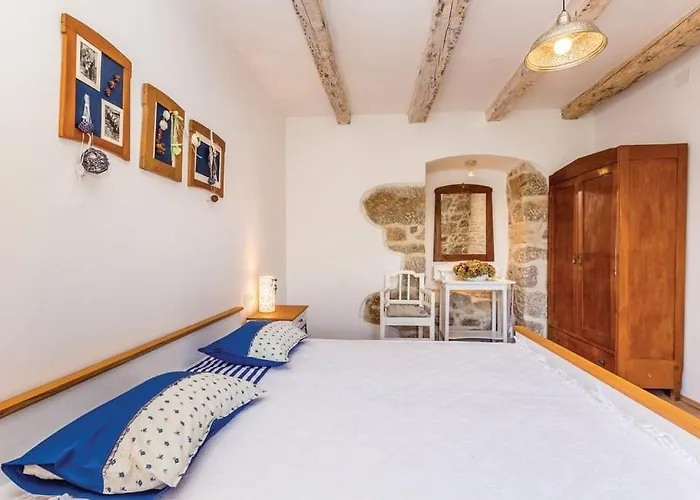 Apartament Traditional Stone Vrbnik (Primorje-Gorski Kotar)